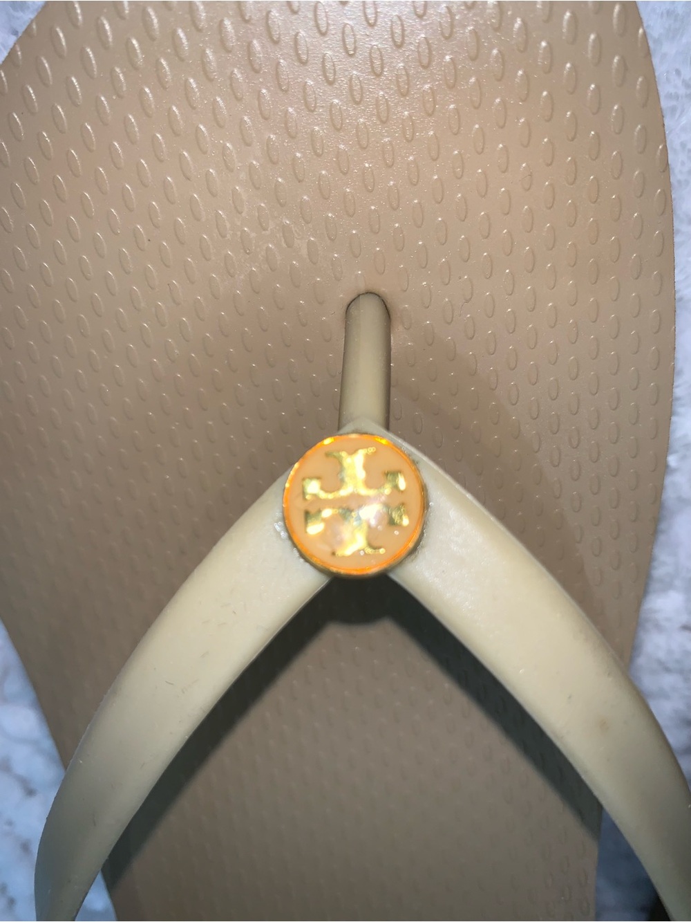 Tory Burch Taupe Flip Flop Sandals with Gold Logo - Picture 2 of 9